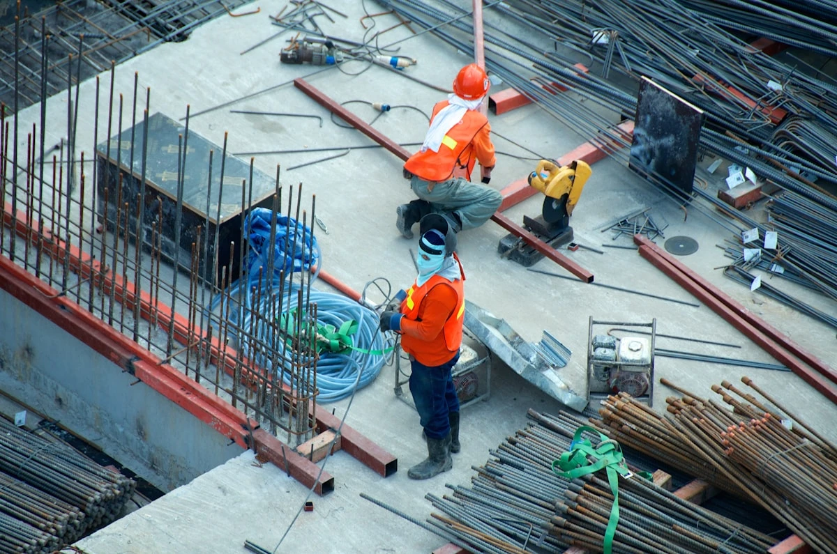 Chantier en cours, structure et coordination